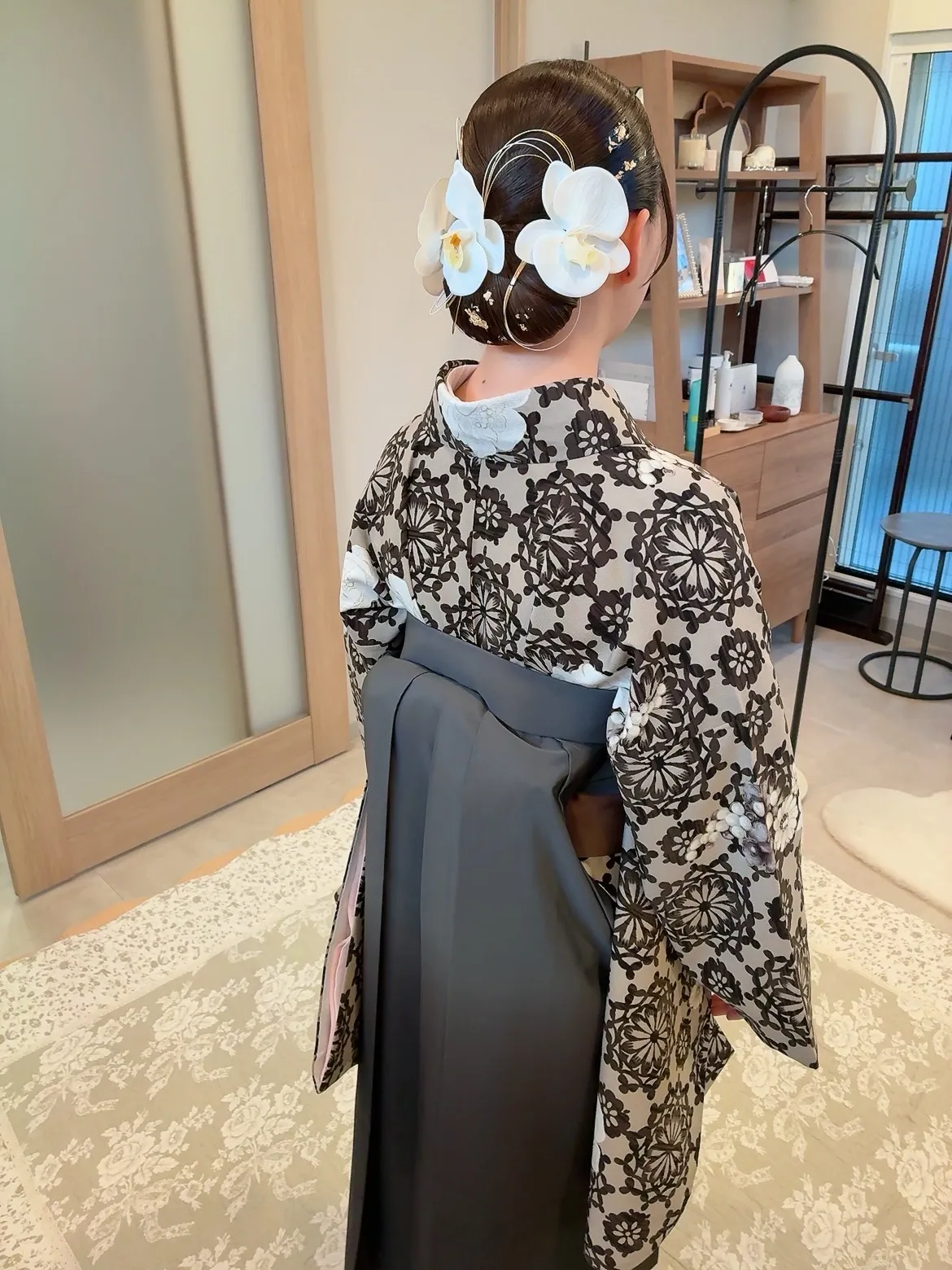 先日、卒業式のお支度をお手伝いさせていただきました。